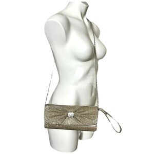 Gunne Sax by Jessica McClintock Peyton Sparkle Bow Clutch in Champagne